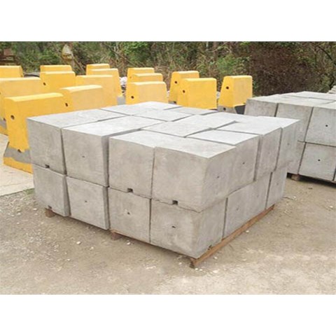 混凝土光伏墩在暴雨等惡劣天氣下，如何避免因水流沖擊導(dǎo)致接口松脫？