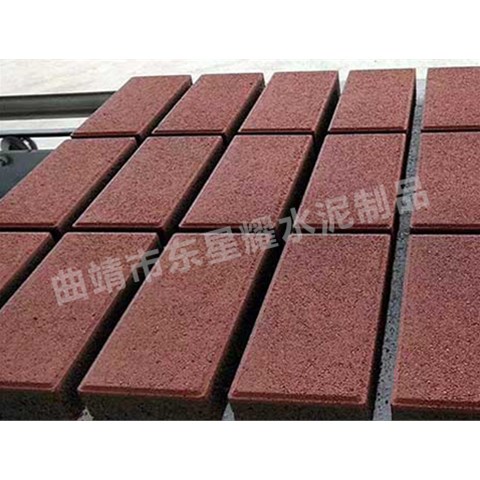 透水磚在長期浸泡于污水環(huán)境中，是否會因硫化物腐蝕導(dǎo)致結(jié)構(gòu)失效？